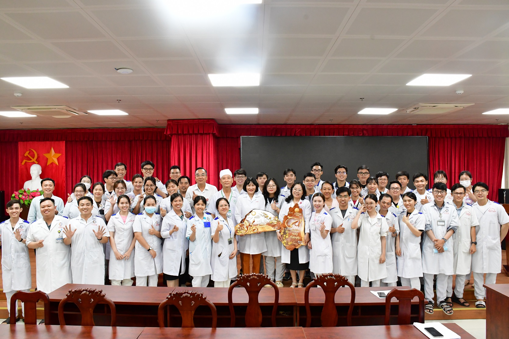 KIỂM TRA CUỐI ĐỢT THỰC TẬP CHO SINH VIÊN Y KHOA NĂM CUỐI ĐẠI HỌC Y DƯỢC CẦN THƠ  TẠI SẢN NHI SÓC TRĂNG