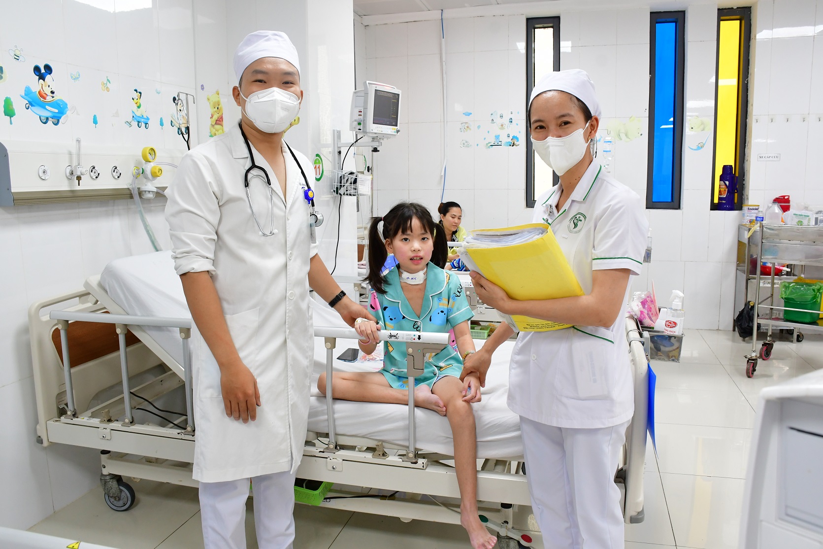 ĐIỀU TRỊ THÀNH CÔNG CHO BÉ GÁI 8 TUỔI BỊ VIÊM NÃO