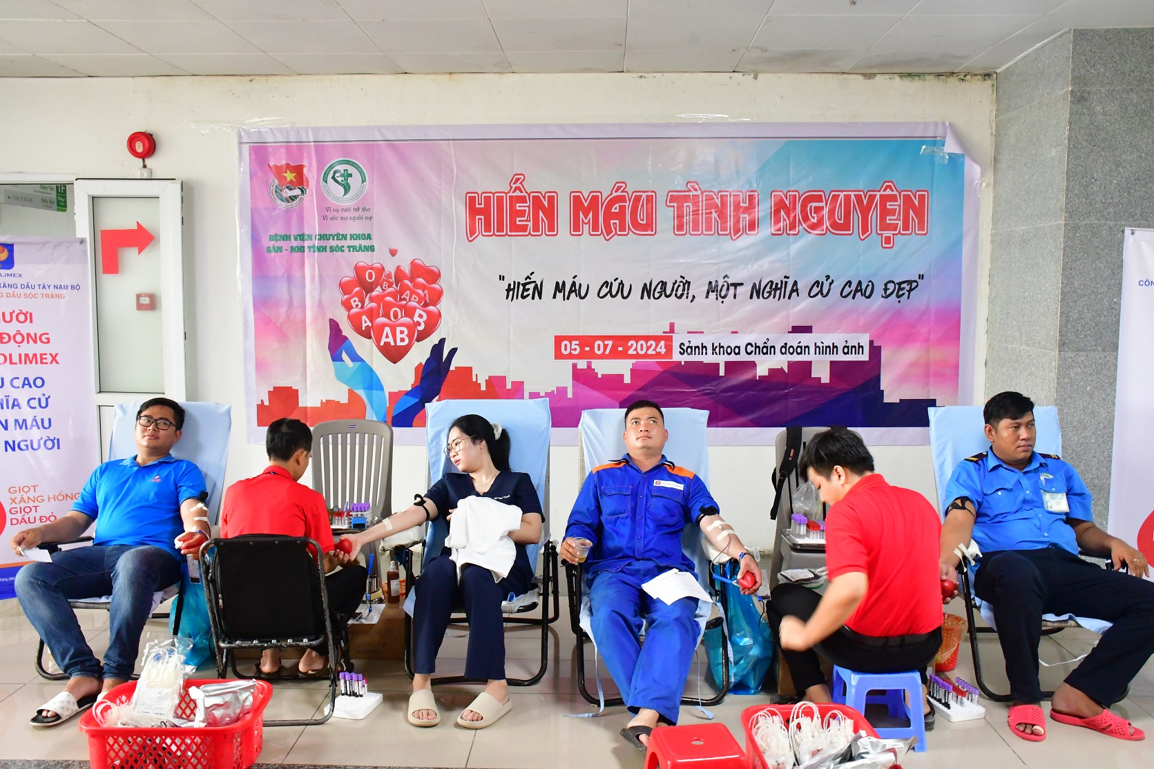 SẢN NHI SÓC TRĂNG TỔ CHỨC HIẾN MÁU TÌNH NGUYỆN