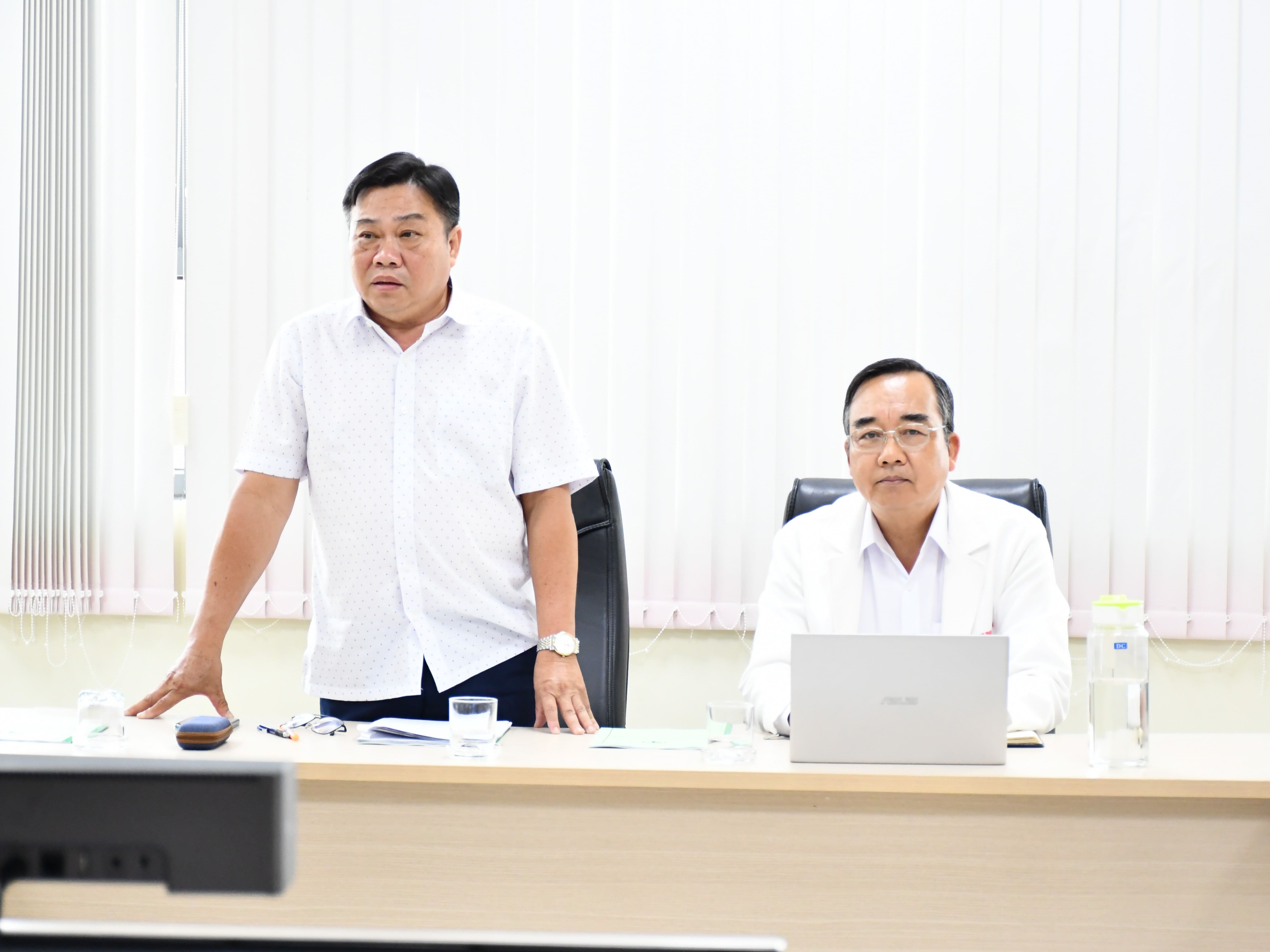 TIẾP ĐOÀN GIÁM SÁT TÌNH HÌNH THỰC HIỆN CÔNG TÁC PHÒNG, CHỐNG, KIỂM SOÁT DỊCH BỆNH VÀ NHIỆM VỤ BẢO VỆ, CHĂM SÓC SỨC KHỎE NHÂN DÂN