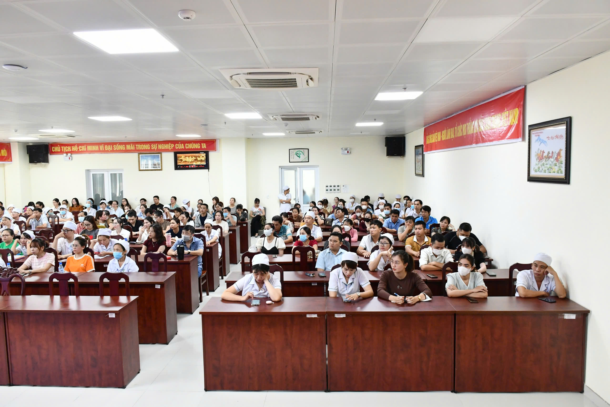 HỘI THẢO CHUYÊN ĐỀ ĐIỀU DƯỠNG – HỘ SINH – KỸ THUẬT Y THÁNG 04/2025