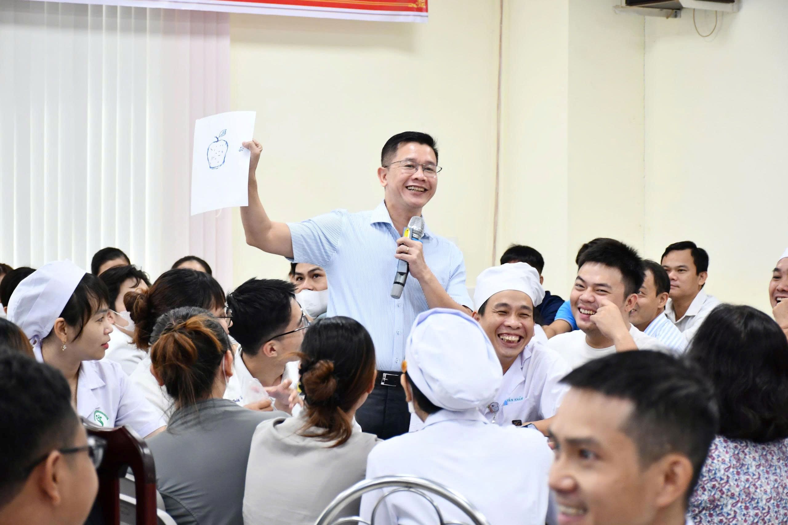 HỘI THẢO CHUYÊN ĐỀ "GIAO TIẾP VÀ LÀM VIỆC NHÓM TRONG AN TOÀN NGƯỜI BỆNH"