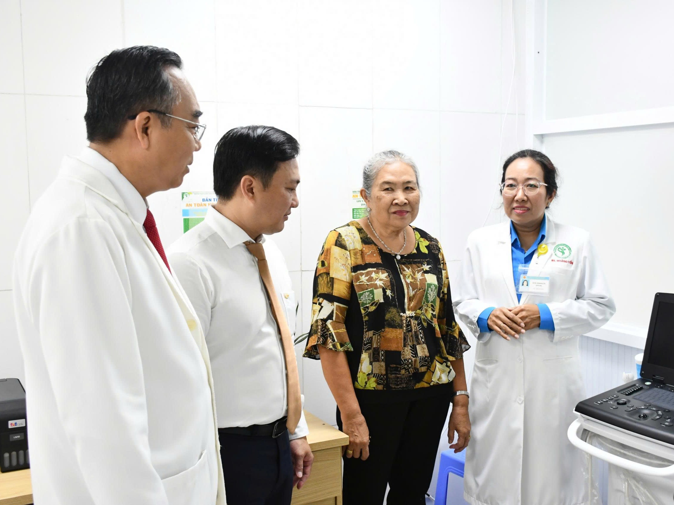 [TIN BÁO CHÍ] SẢN NHI SÓC TRĂNG TIẾP NHẬN TÀI TRỢ THIẾT BỊ GẦN 1 TỶ ĐỒNG