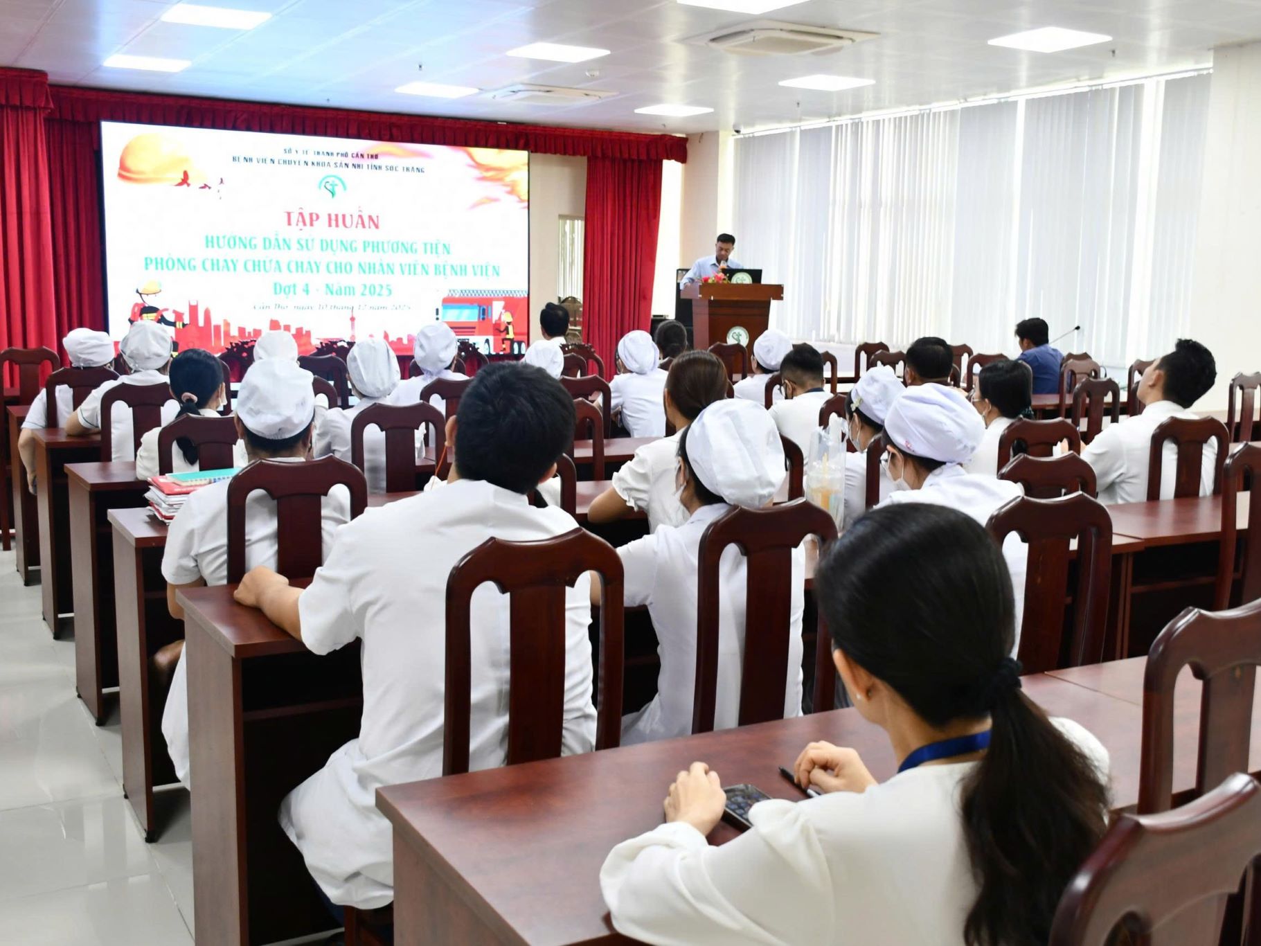 TẬP HUẤN HƯỚNG DẪN SỬ DỤNG PHƯƠNG TIỆN PHÒNG CHÁY CHỮA CHÁY TẠI BỆNH VIỆN - ĐỢT 4 NĂM 2025