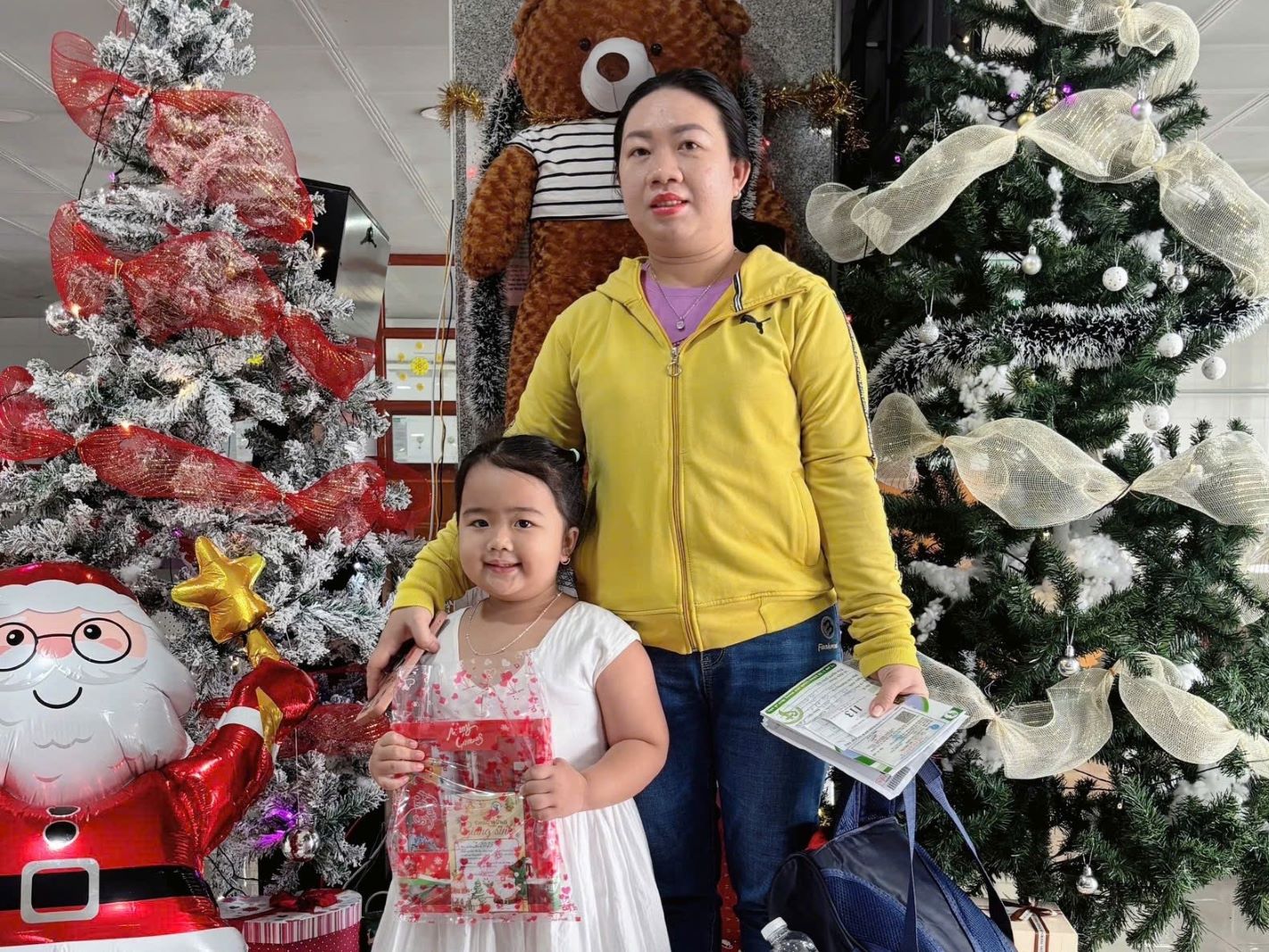 RỘN RÀNG NIỀM VUI CÙNG “QUÀ TẶNG GIÁNG SINH” 2025