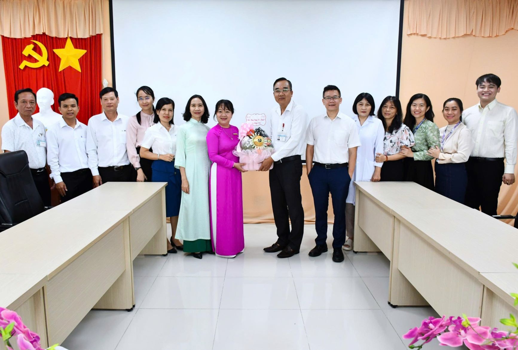 TRƯỜNG CAO ĐẲNG CỘNG ĐỒNG SÓC TRĂNG ĐẾN CHÚC MỪNG NGÀY THẦY THUỐC VIỆT NAM