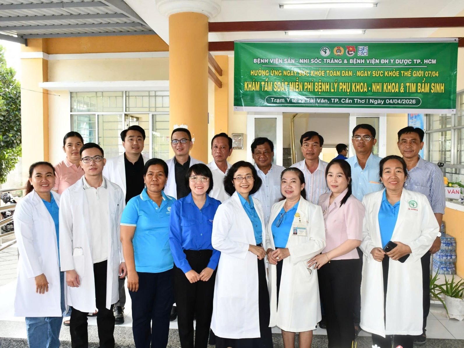 HƠN 200 NGƯỜI DÂN XÃ TÀI VĂN ĐƯỢC KHÁM TẦM SOÁT MIỄN PHÍ BỆNH PHỤ KHOA, NHI KHOA & TIM BẨM SINH