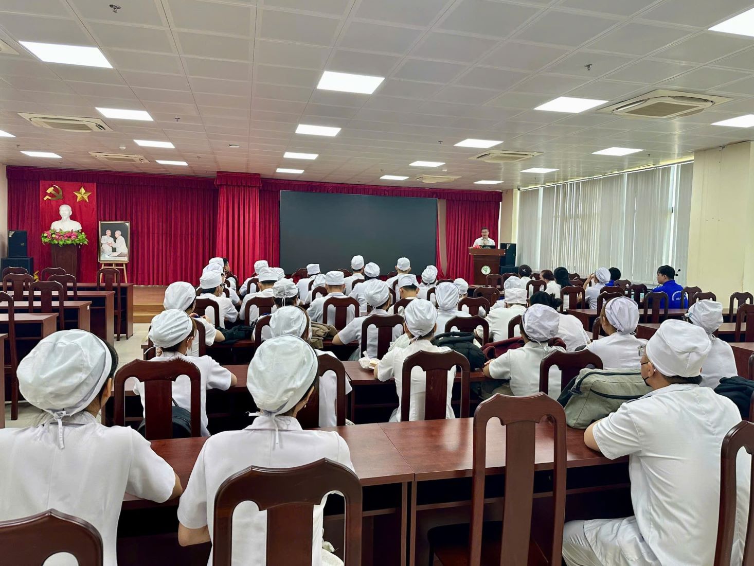 TIẾP NHẬN 58 SINH VIÊN ĐIỀU DƯỠNG TRƯỜNG CAO ĐẲNG CỘNG ĐỒNG SÓC TRĂNG ĐẾN THỰC TẬP TỐT NGHIỆP