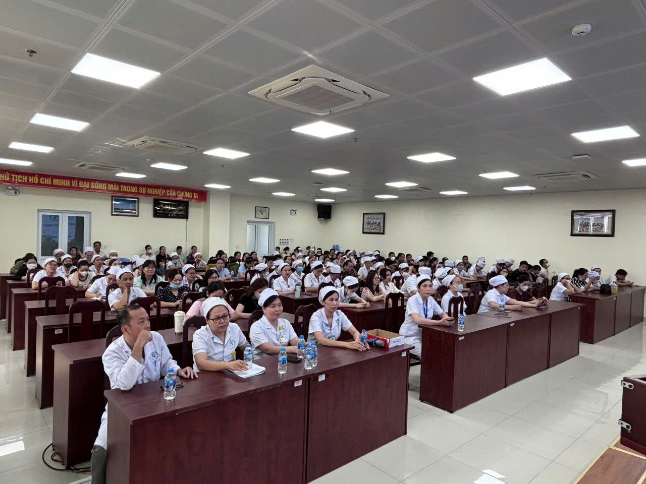 HỘI THẢO CẬP NHẬT KIẾN THỨC CHĂM SÓC NGƯỜI BỆNH - THÁNG 04/2026