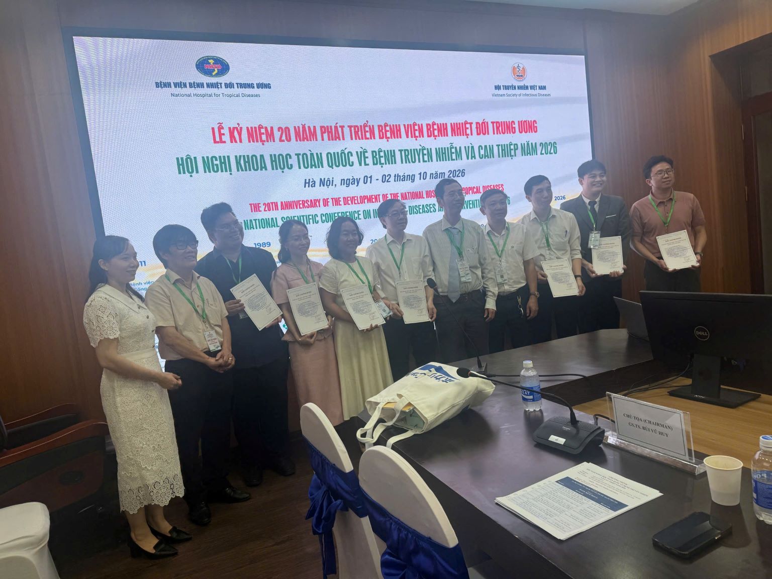 SẢN NHI SÓC TRĂNG THAM GIA BÁO CÁO KHOA HỌC TẠI HỘI NGHỊ TRUYỀN NHIỄM TOÀN QUỐC NĂM 2026
